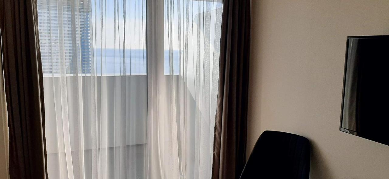 Alliance Palace Sea View Apartment Batumi Zewnętrze zdjęcie