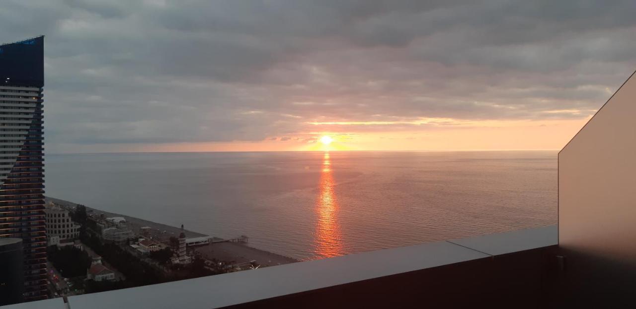 Alliance Palace Sea View Apartment Batumi Zewnętrze zdjęcie